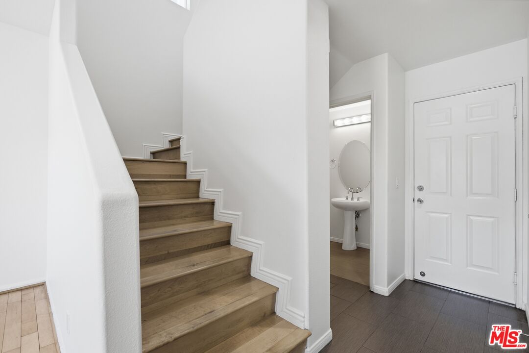 20300 Vanowen St Unit: 41