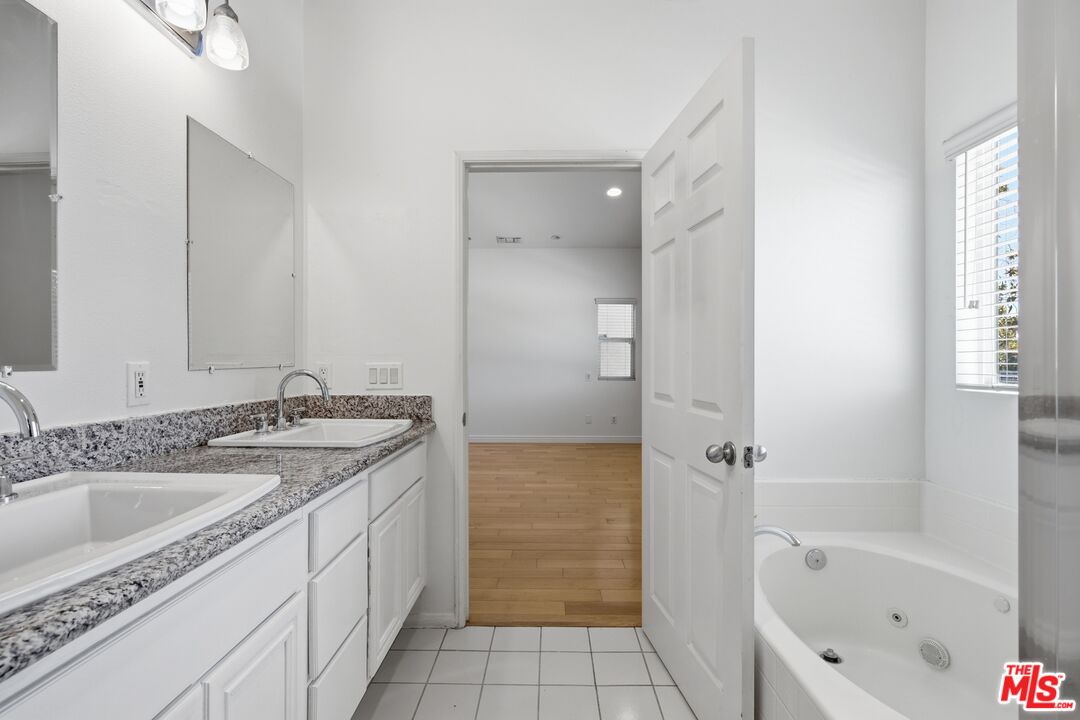 20300 Vanowen St Unit: 41