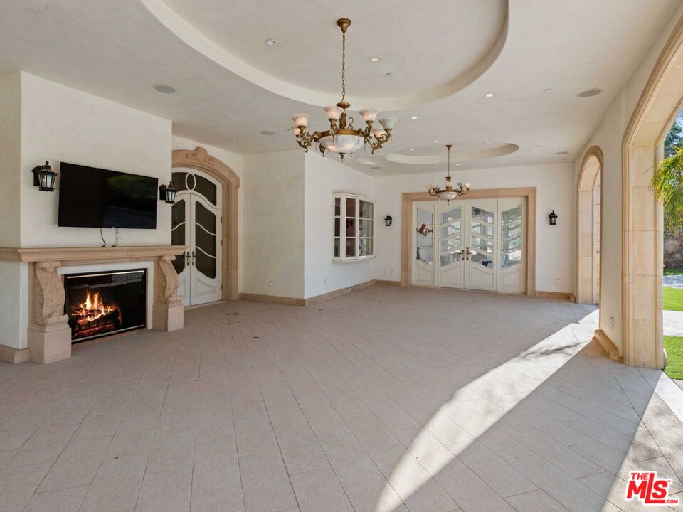 901 N Alpine Dr