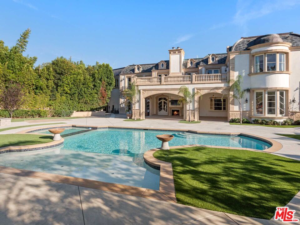 901 N Alpine Dr