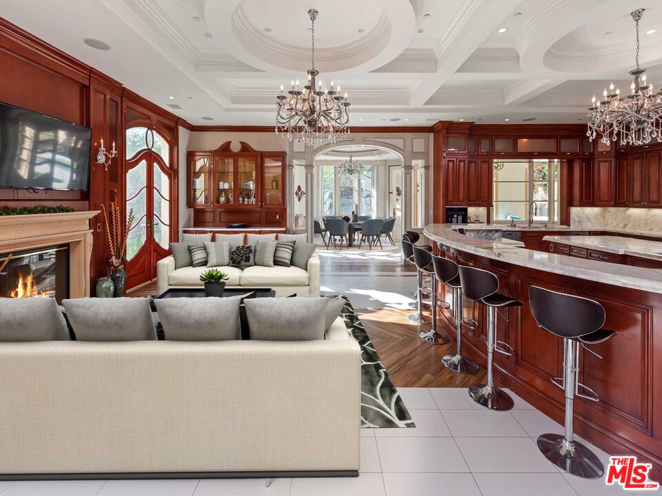 901 N Alpine Dr
