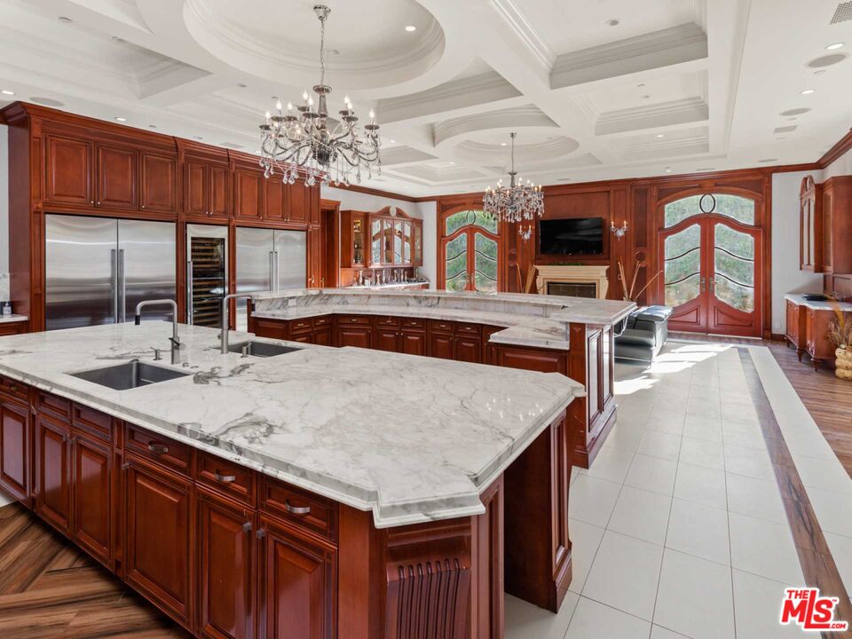 901 N Alpine Dr