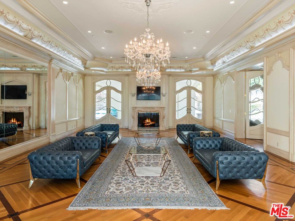 901 N Alpine Dr