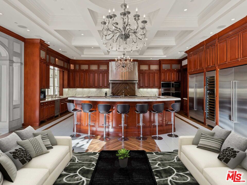901 N Alpine Dr