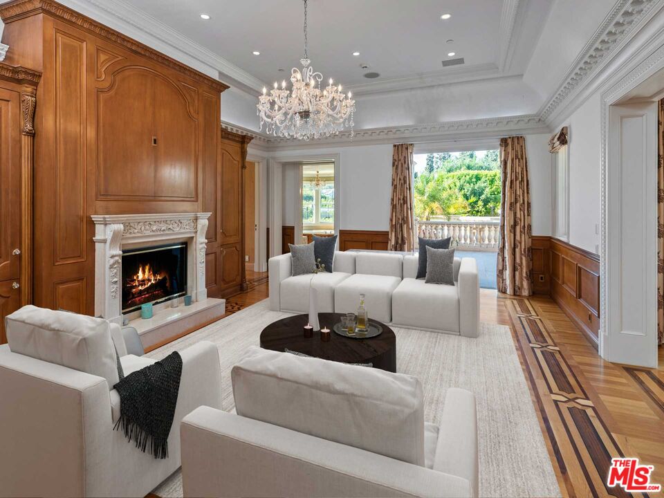 901 N Alpine Dr