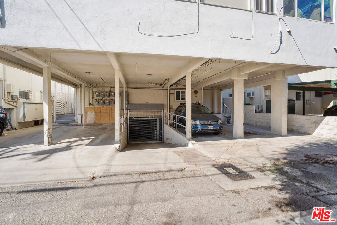 248 S Doheny Dr Unit: 6