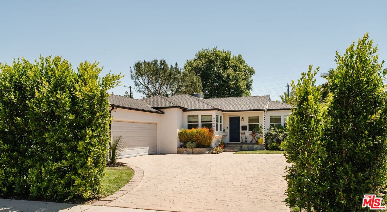 6200 Topeka Dr