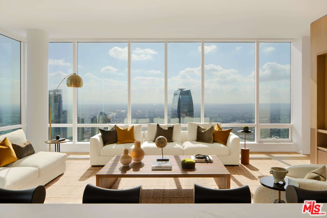 1000 W 8th St Unit: 5801