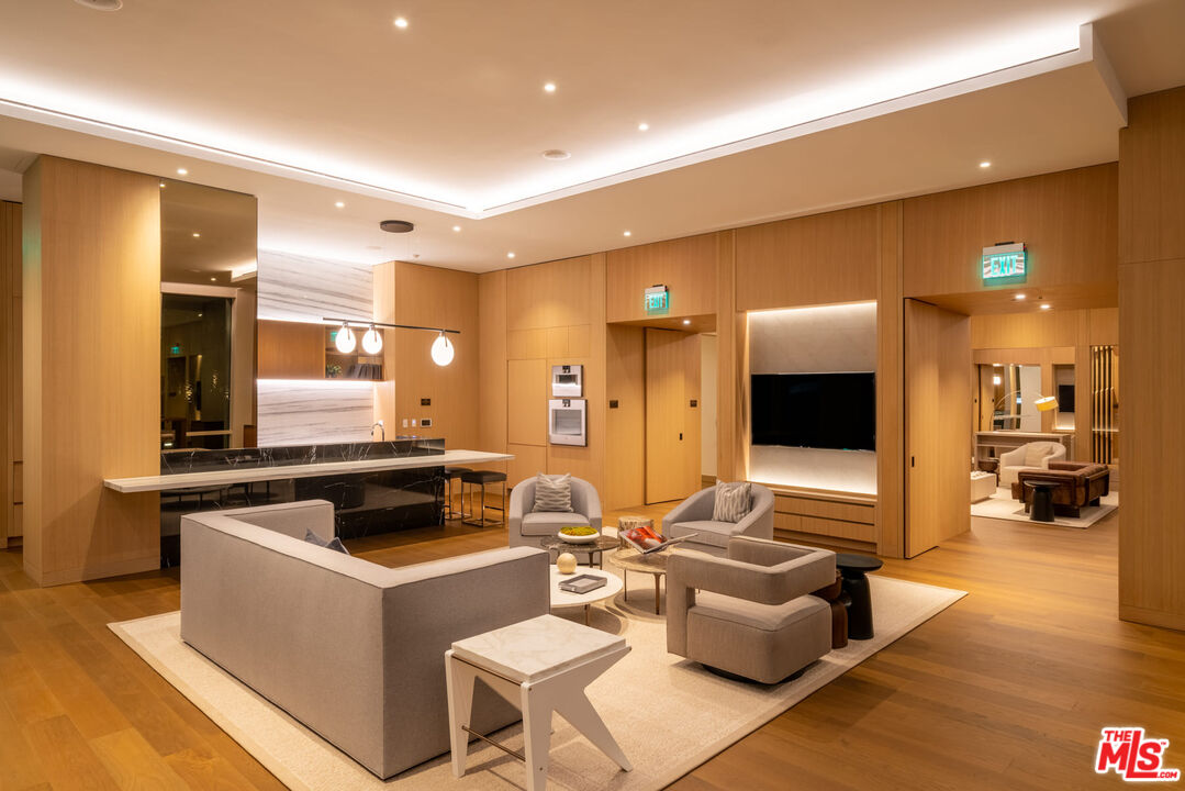 1000 W 8th St Unit: 5801