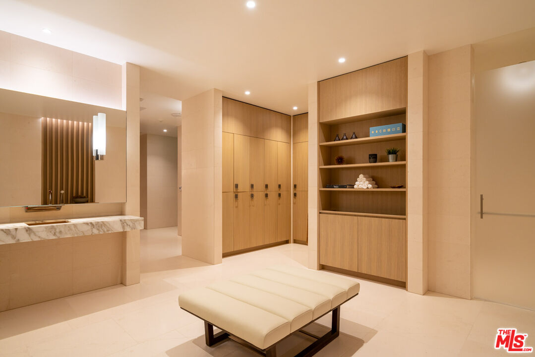 1000 W 8th St Unit: 5801