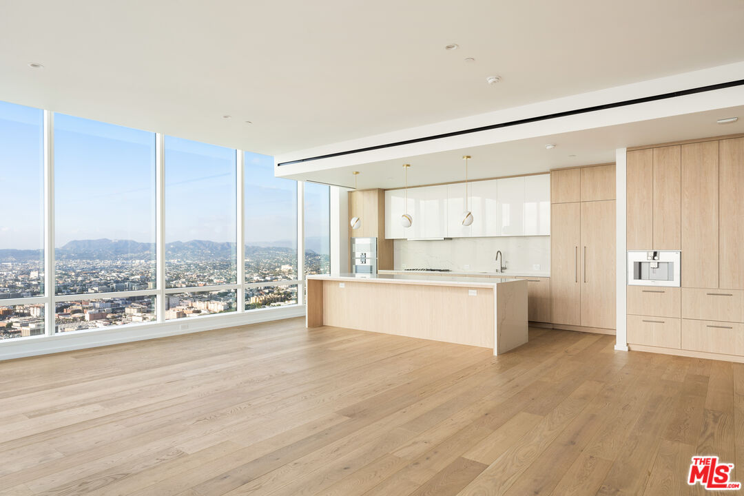 1000 W 8th St Unit: 5801