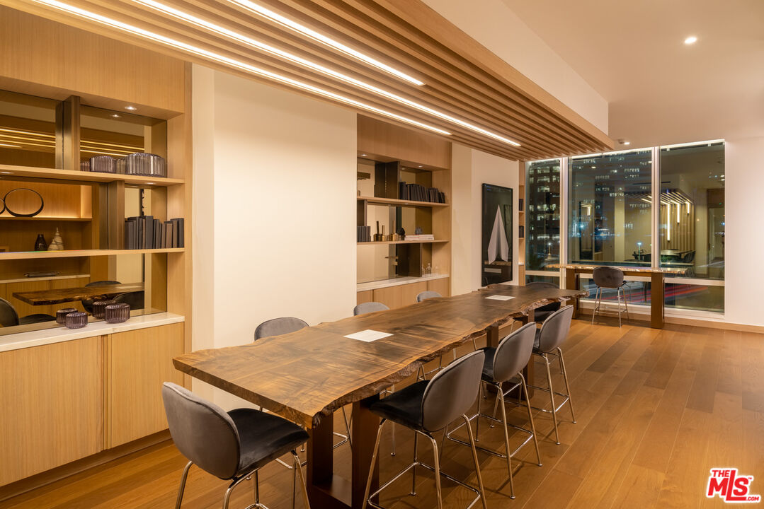1000 W 8th St Unit: 5801