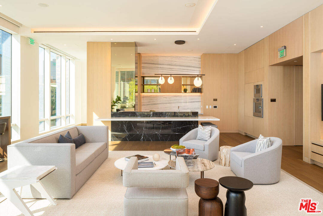 1000 W 8th St Unit: 5801