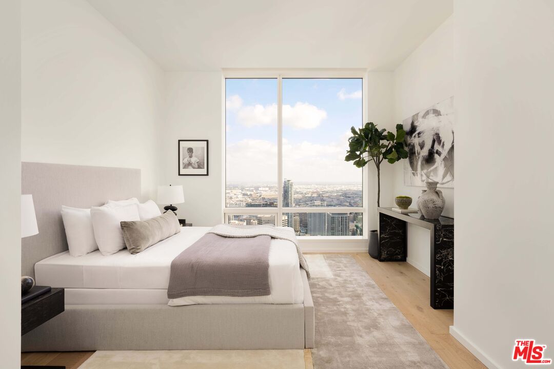 1000 W 8th St Unit: 5801