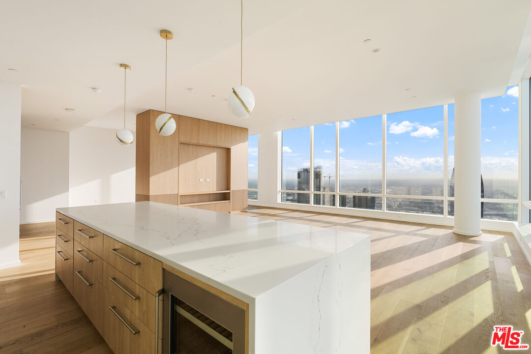 1000 W 8th St Unit: 5801