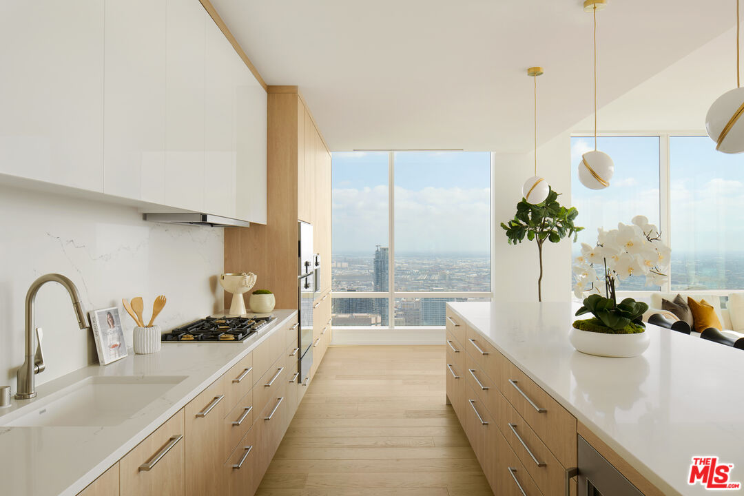 1000 W 8th St Unit: 5801
