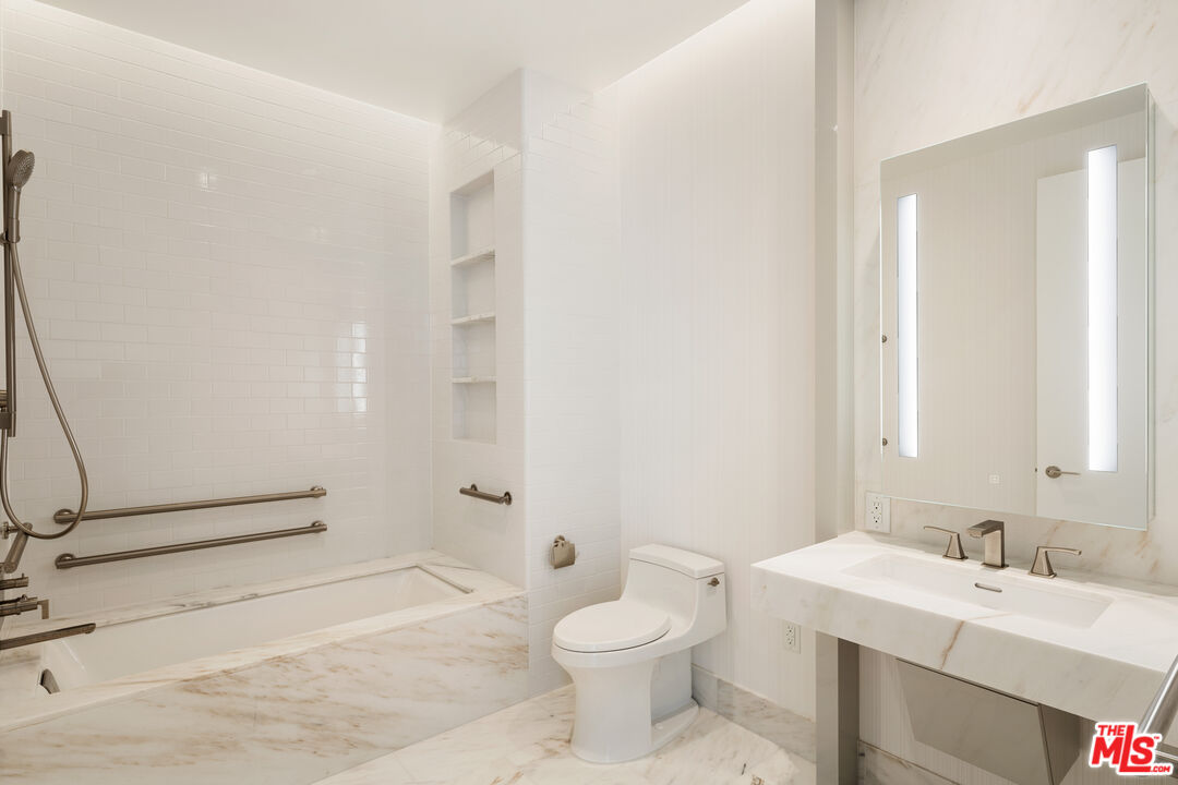 1000 W 8th St Unit: 5801