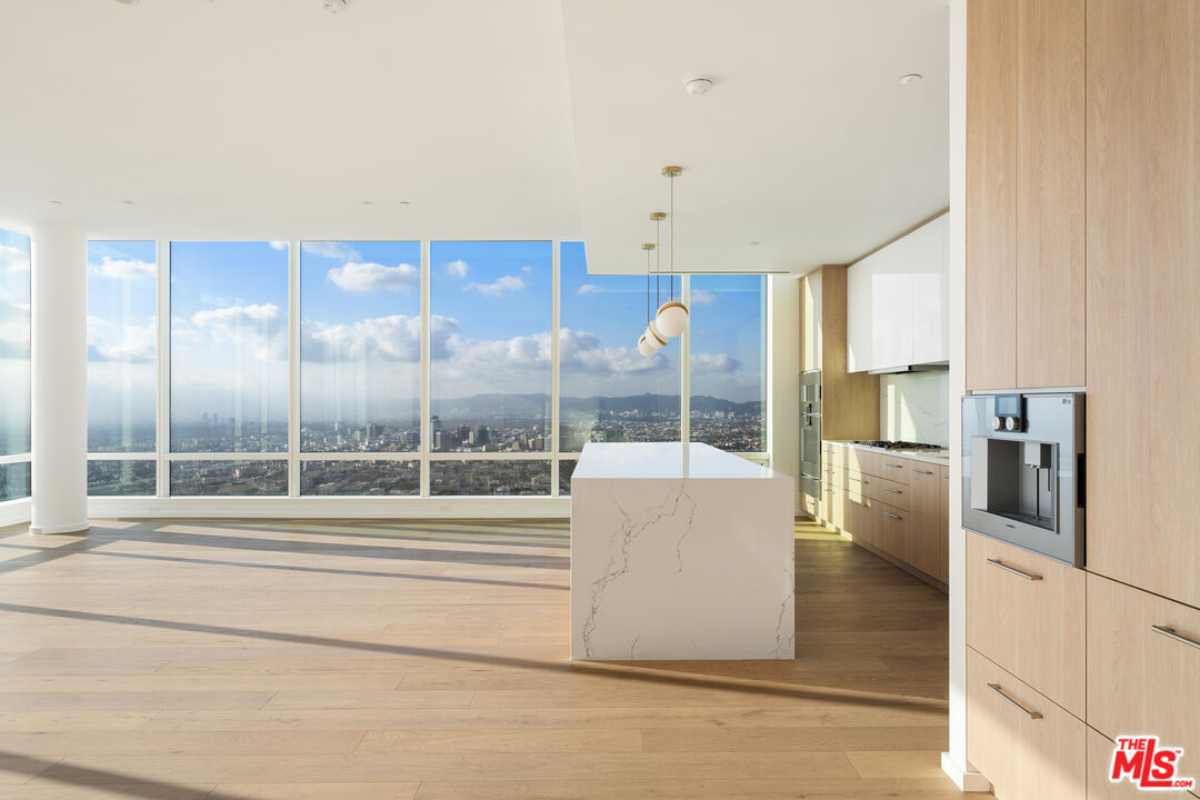 1000 W 8th St Unit: 5801