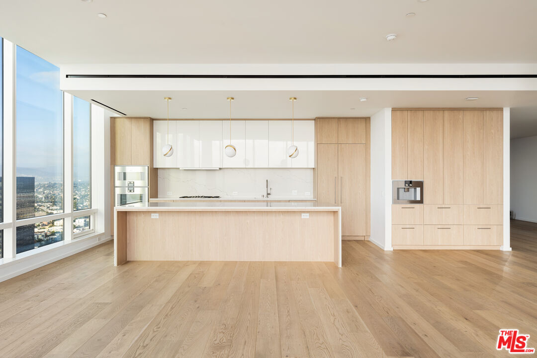 1000 W 8th St Unit: 5801