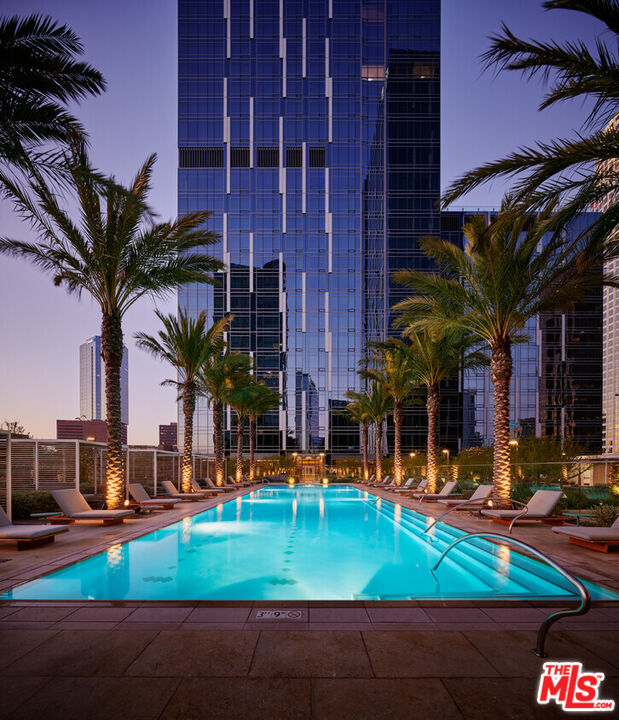 1000 W 8th St Unit: 5801