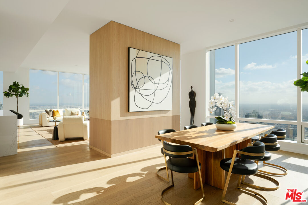 1000 W 8th St Unit: 5802