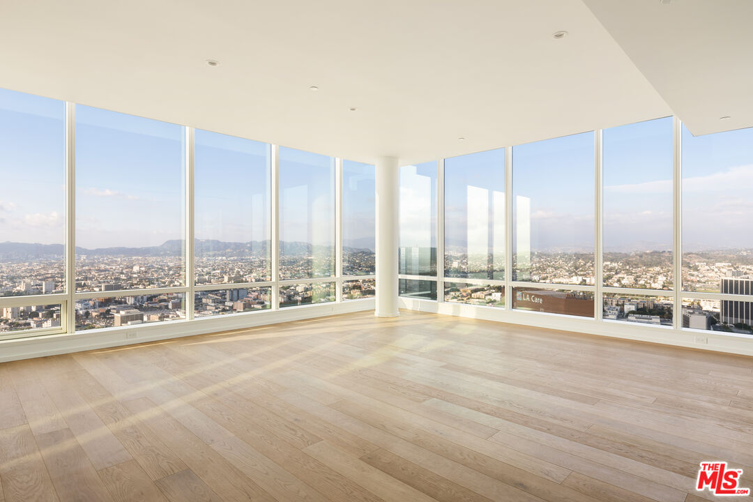 1000 W 8th St Unit: 5802