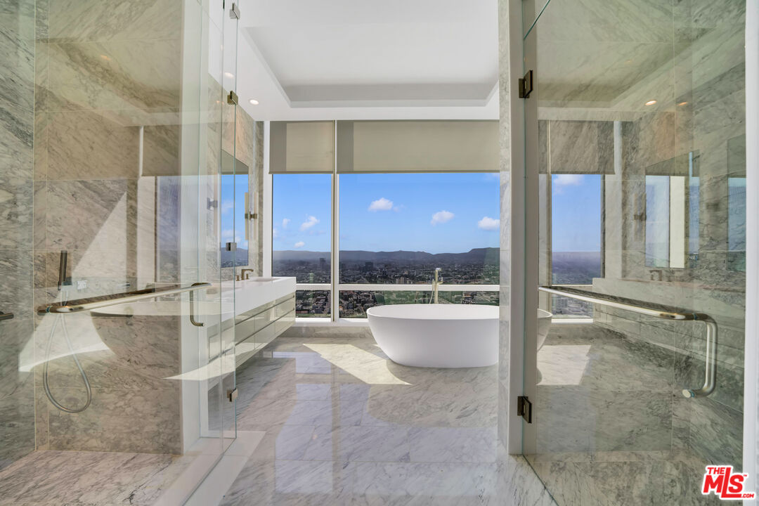 1000 W 8th St Unit: 5802