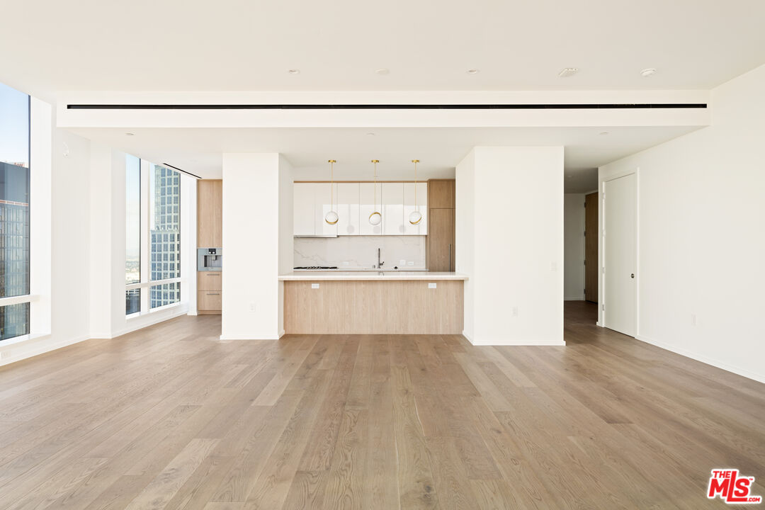 1000 W 8th St Unit: 5802