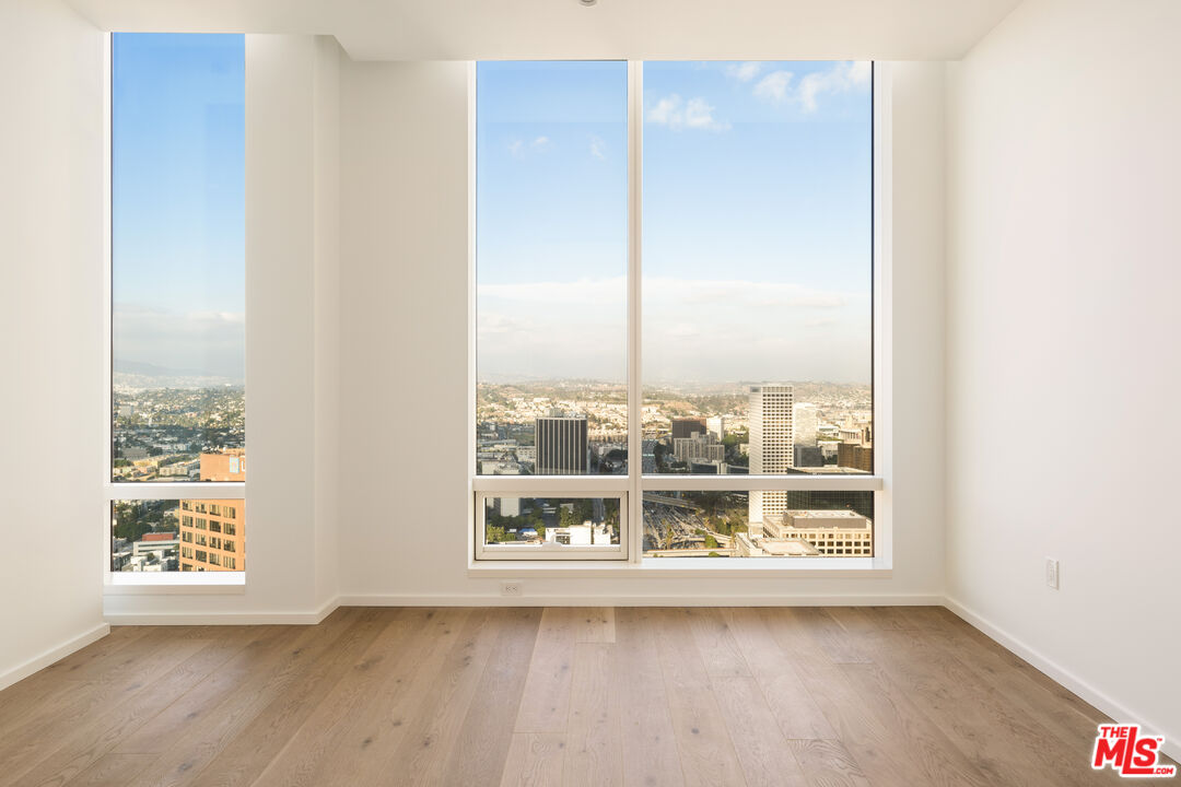1000 W 8th St Unit: 5802