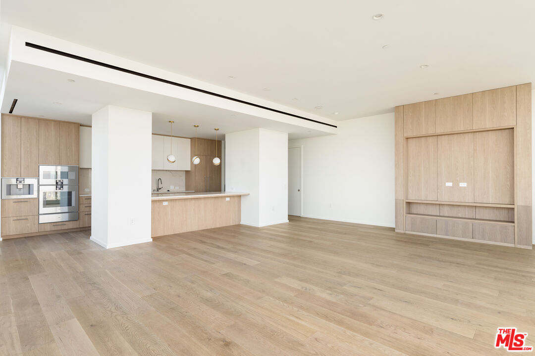 1000 W 8th St Unit: 5802