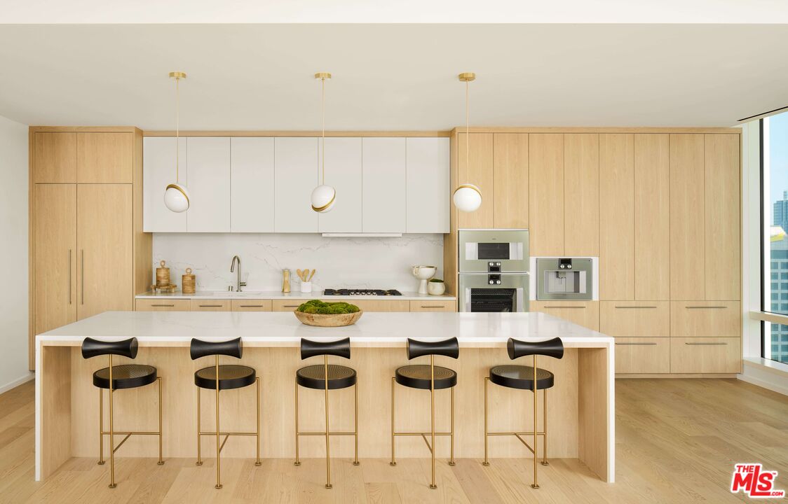 1000 W 8th St Unit: 5802