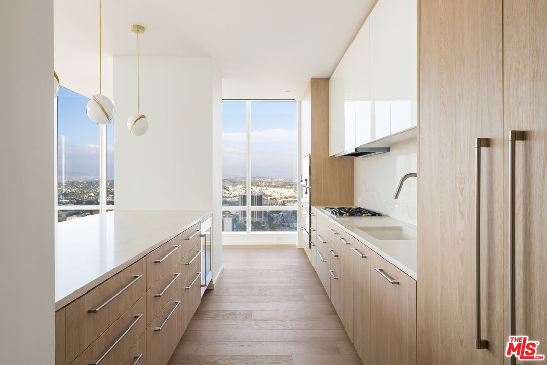 1000 W 8th St Unit: 5802
