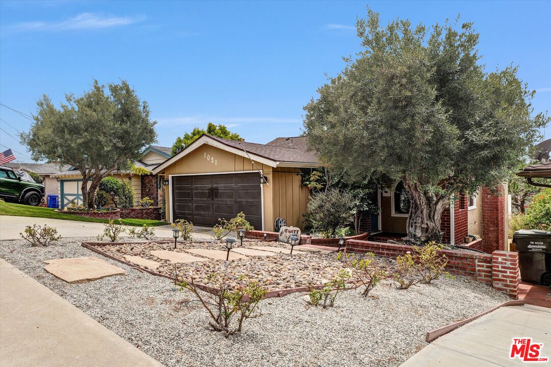 1021 Camino Real