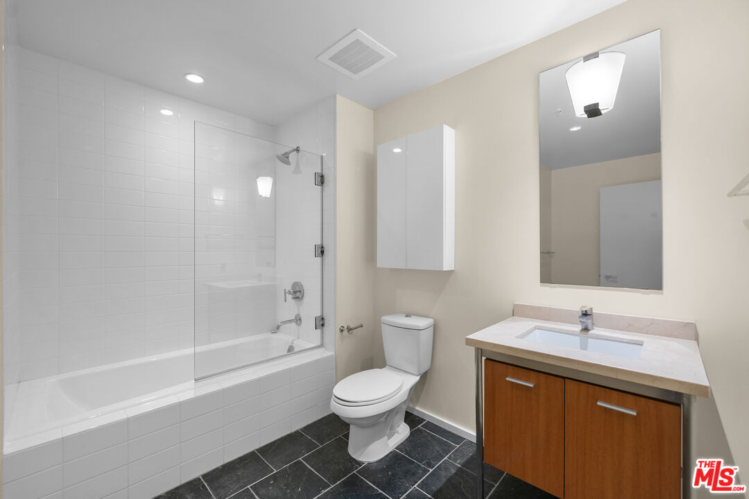 1155 S Grand Ave Unit: 419