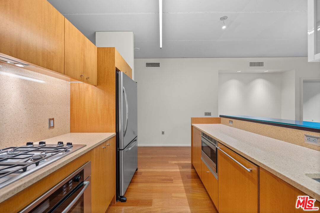 1155 S Grand Ave Unit: 419