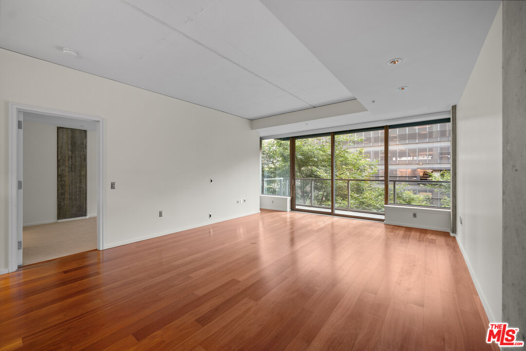 1155 S Grand Ave Unit: 419