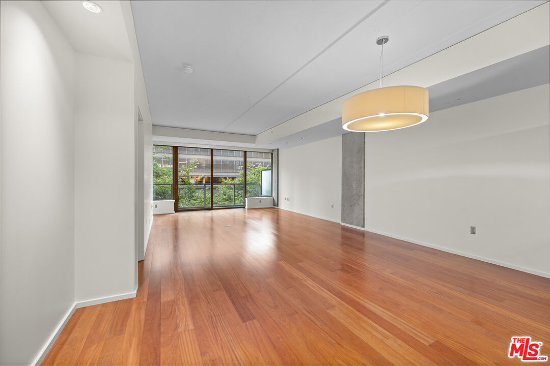 1155 S Grand Ave Unit: 419