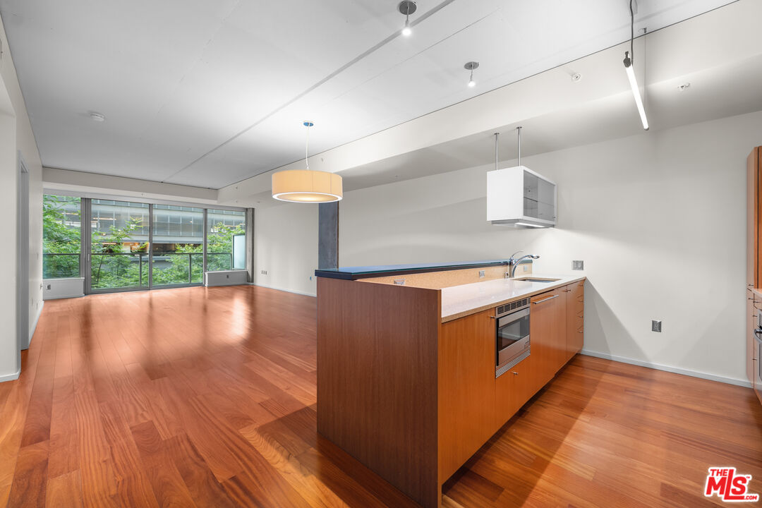 1155 S Grand Ave Unit: 419