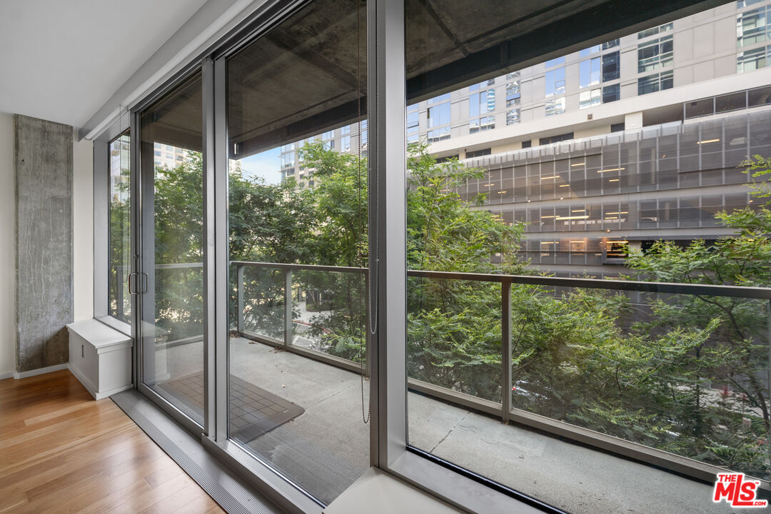 1155 S Grand Ave Unit: 419