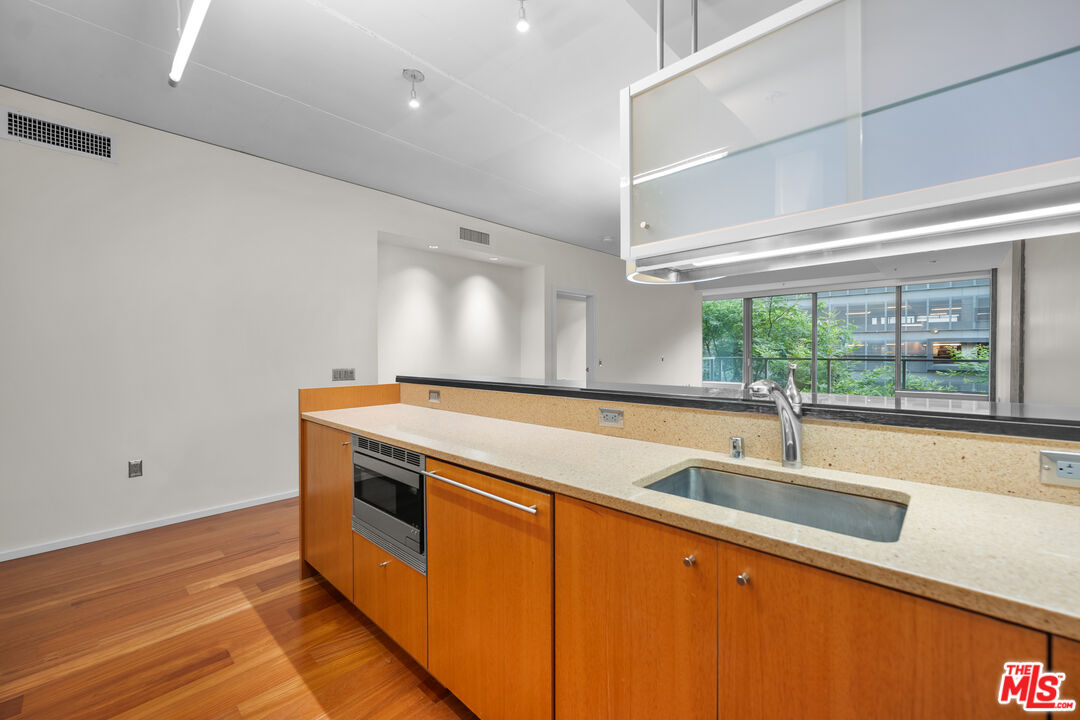 1155 S Grand Ave Unit: 419