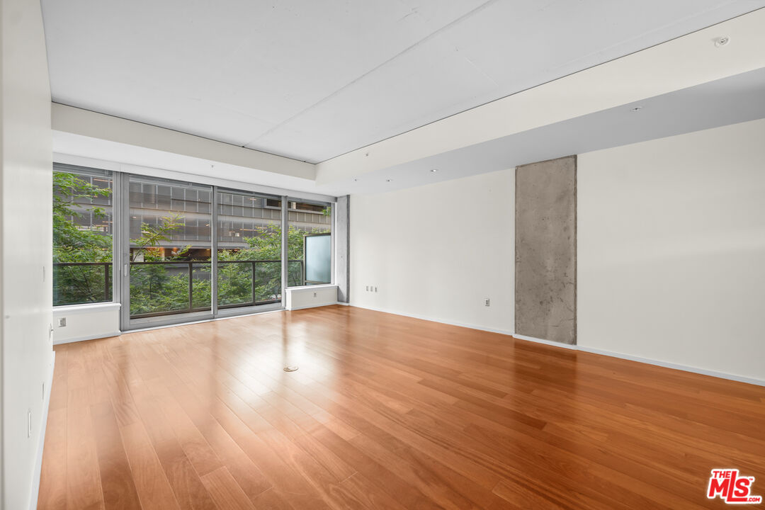 1155 S Grand Ave Unit: 419