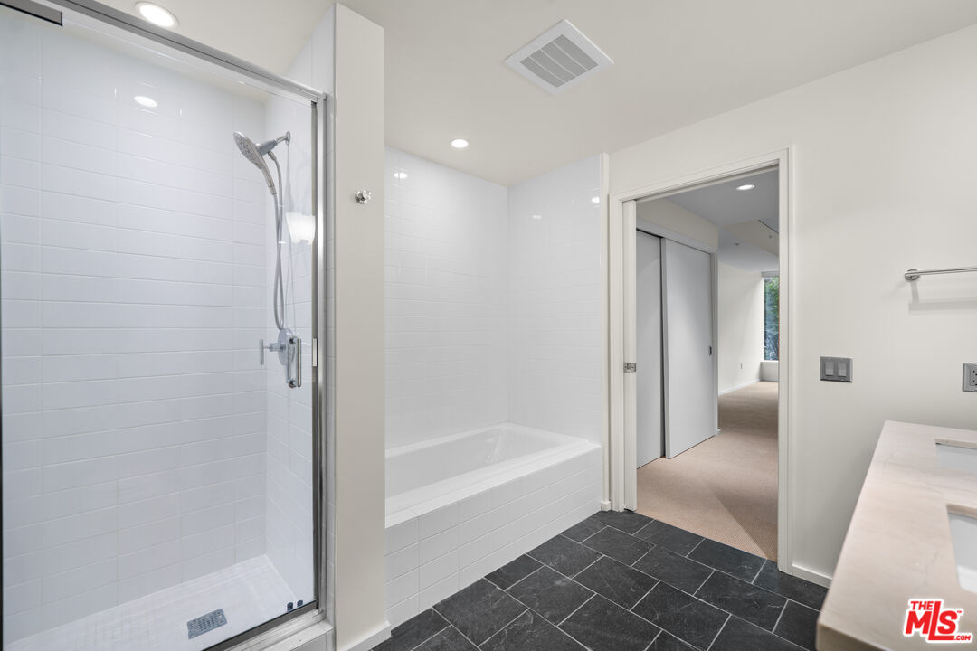 1155 S Grand Ave Unit: 419