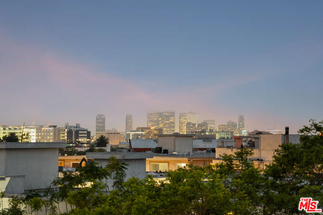 728 N Sweetzer Ave Unit: 403