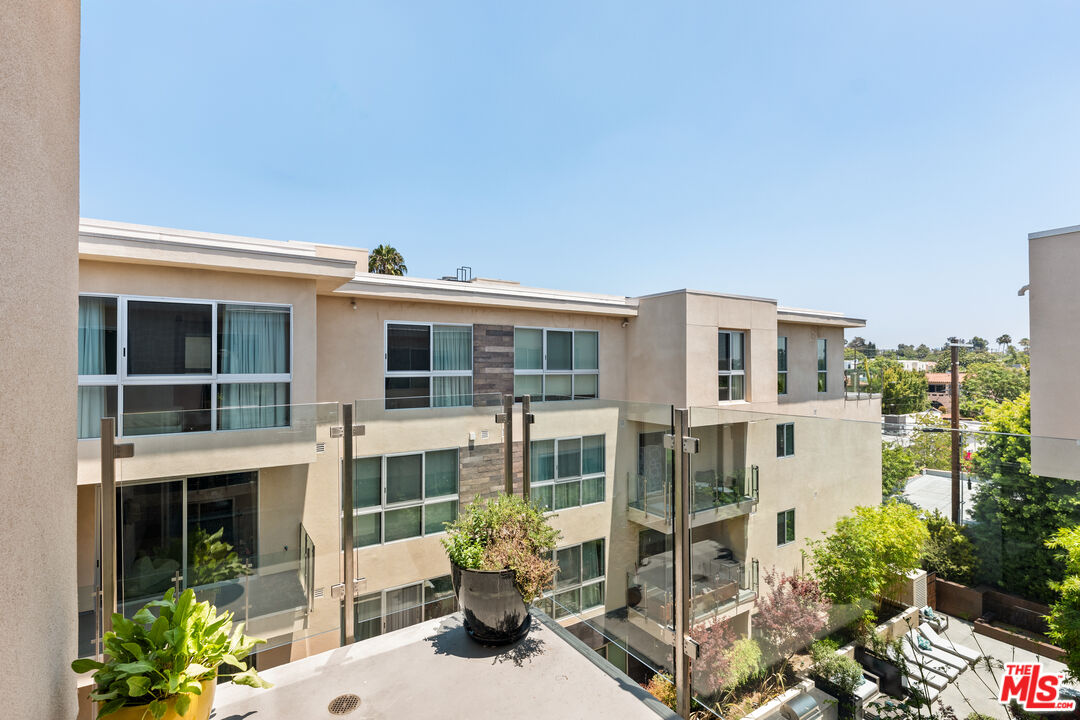 728 N Sweetzer Ave Unit: 403