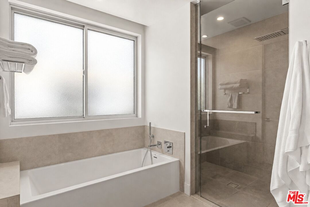 728 N Sweetzer Ave Unit: 403