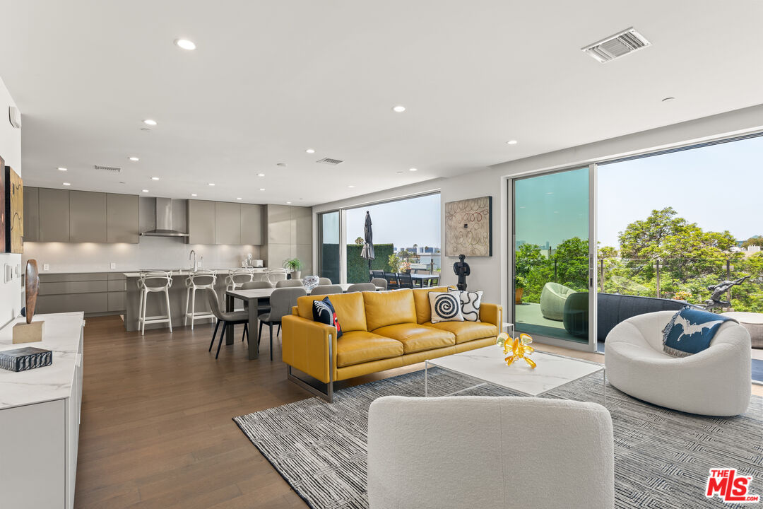728 N Sweetzer Ave Unit: 403