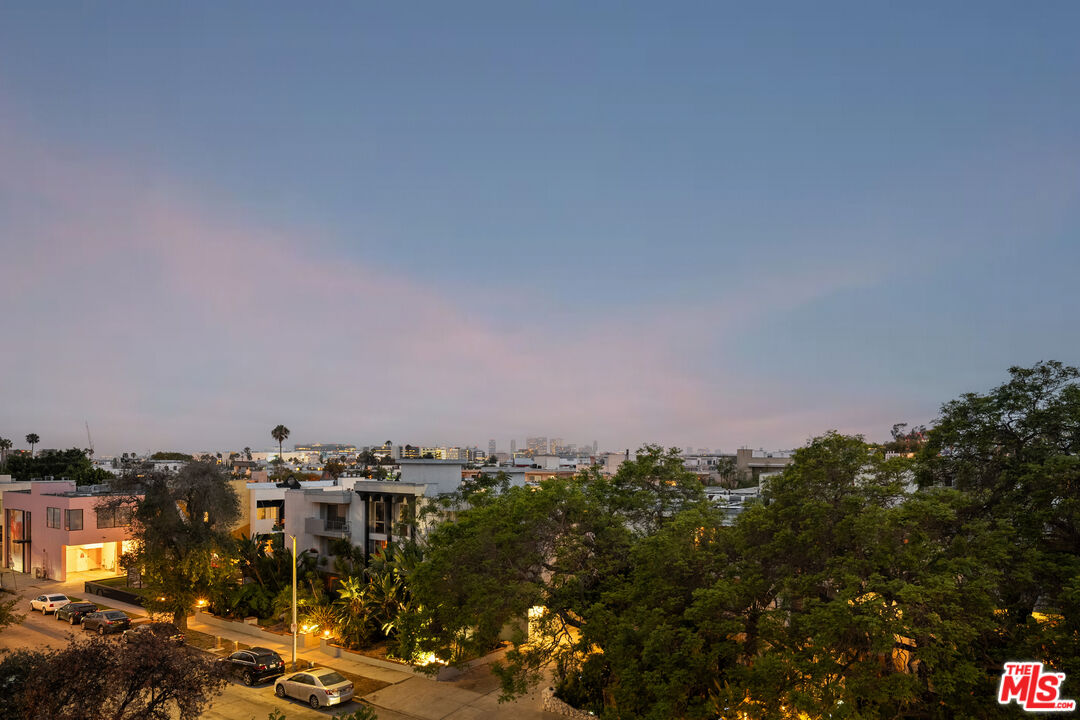 728 N Sweetzer Ave Unit: 403