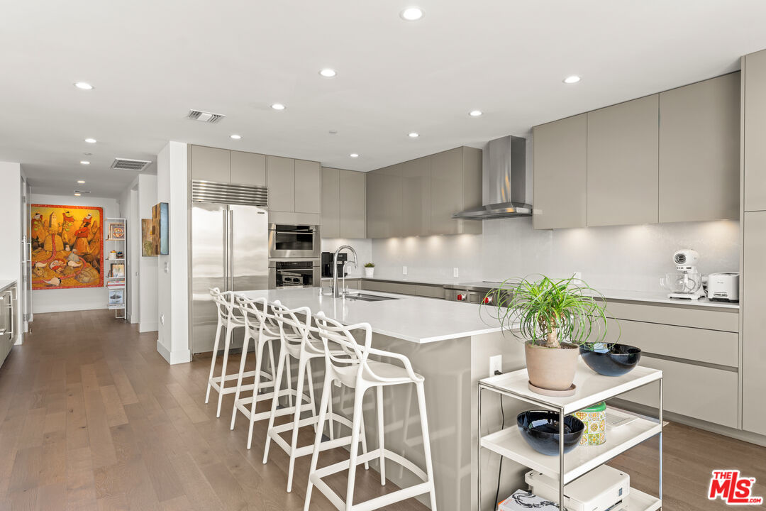 728 N Sweetzer Ave Unit: 403