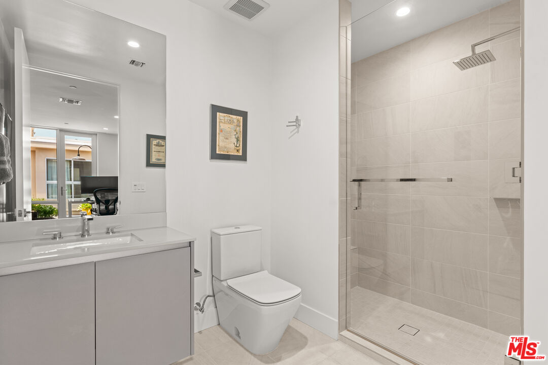 728 N Sweetzer Ave Unit: 403