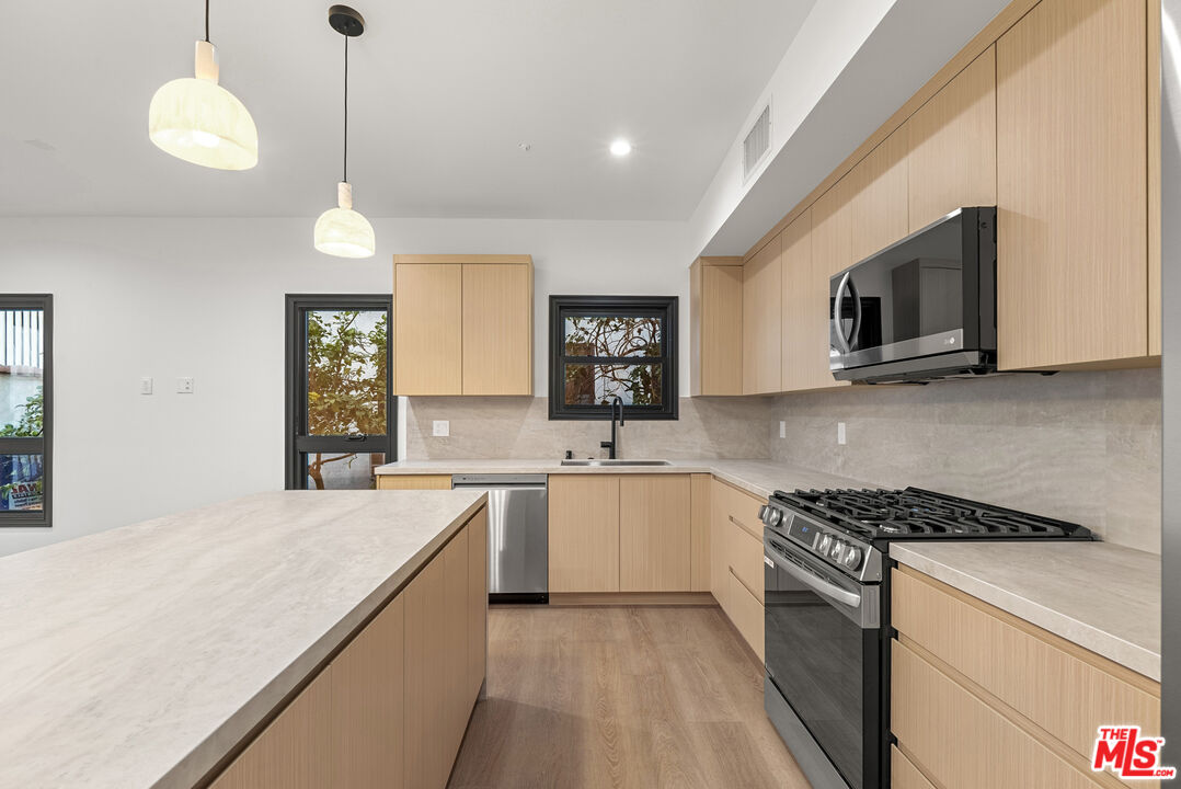 132 S Oakhurst Dr Unit: 3